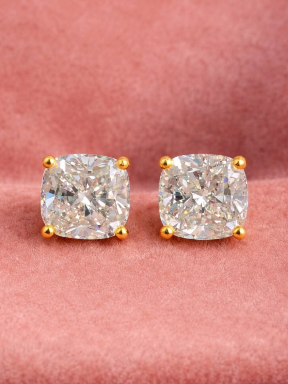 "Topanga" 4 carat Stud Earrings